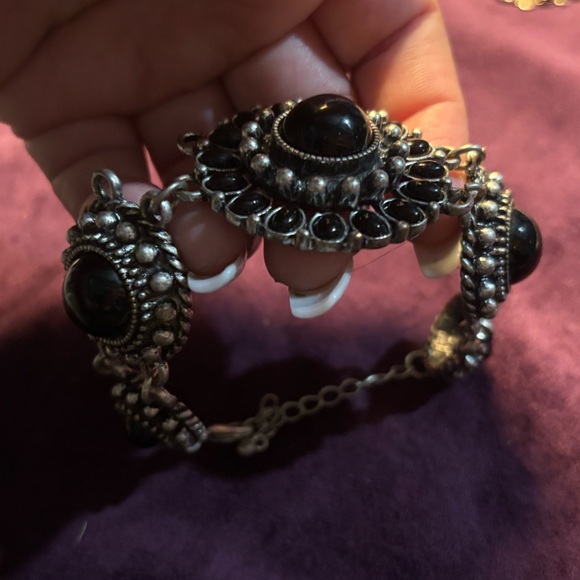 Black rhinestones round like silver one bracket ✨🖤 - Picture 3 of 7